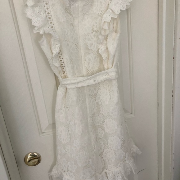 White lace dress - Picture 6 of 12